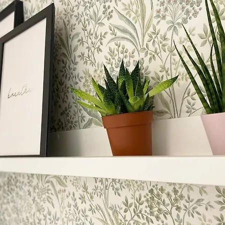 Bright & Peaceful 1bd With Free Underground Parking Apartamento Talin