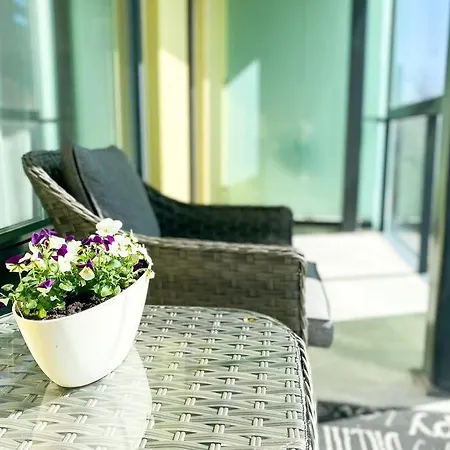 Apartamento Bright & Peaceful 1bd With Free Underground Parking Talin