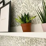 Bright & Peaceful 1bd With Free Underground Parking Apartamento Tallin